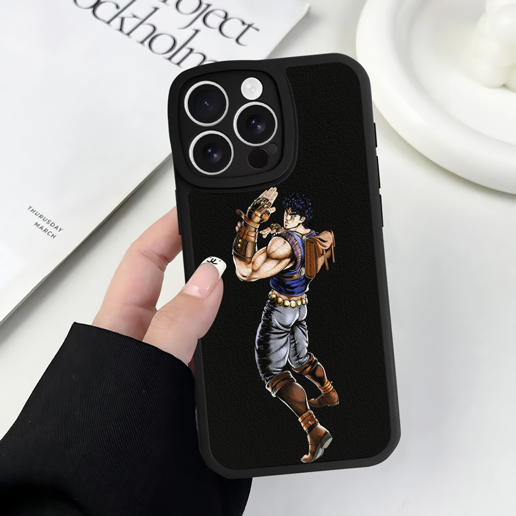 （画像用） ジョジョの奇妙な冒険 /ジョナサン?ジョースター JoJo's Bizarre Adventure Jonathan Joestar 【iPhone 16シリーズ対応】シリコンスマホケース（レザー調） 材質：シリコン